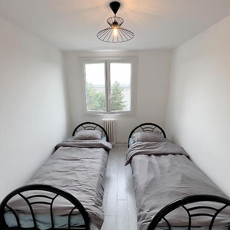 Appartement Spacieux Avec Balcon Saint-Fons Екстериор снимка