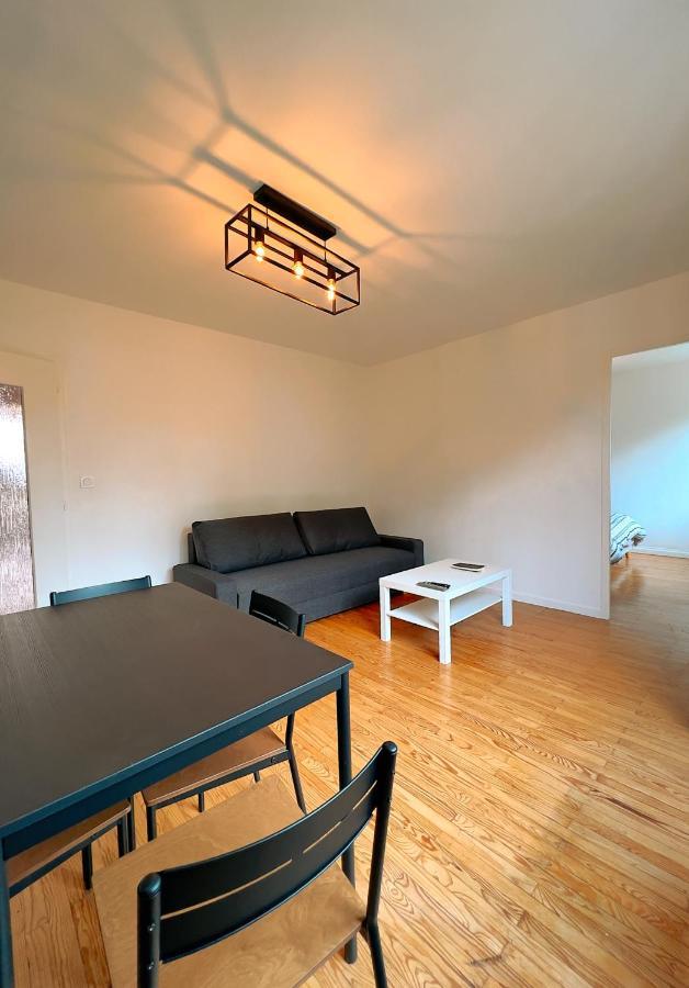 Appartement Spacieux Avec Balcon Saint-Fons Екстериор снимка