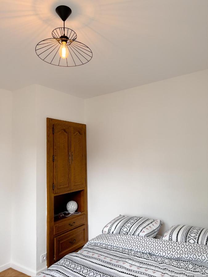 Appartement Spacieux Avec Balcon Saint-Fons Екстериор снимка